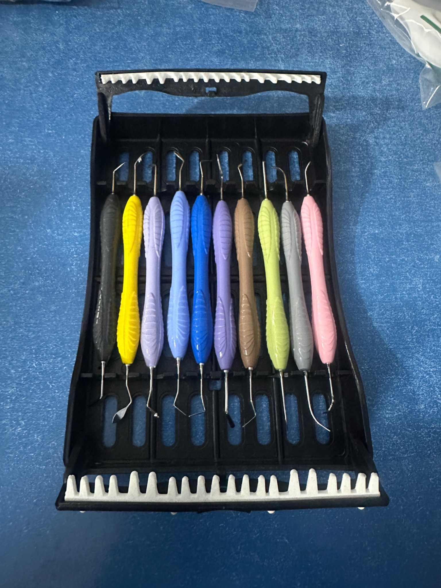 Dental hand instrument set